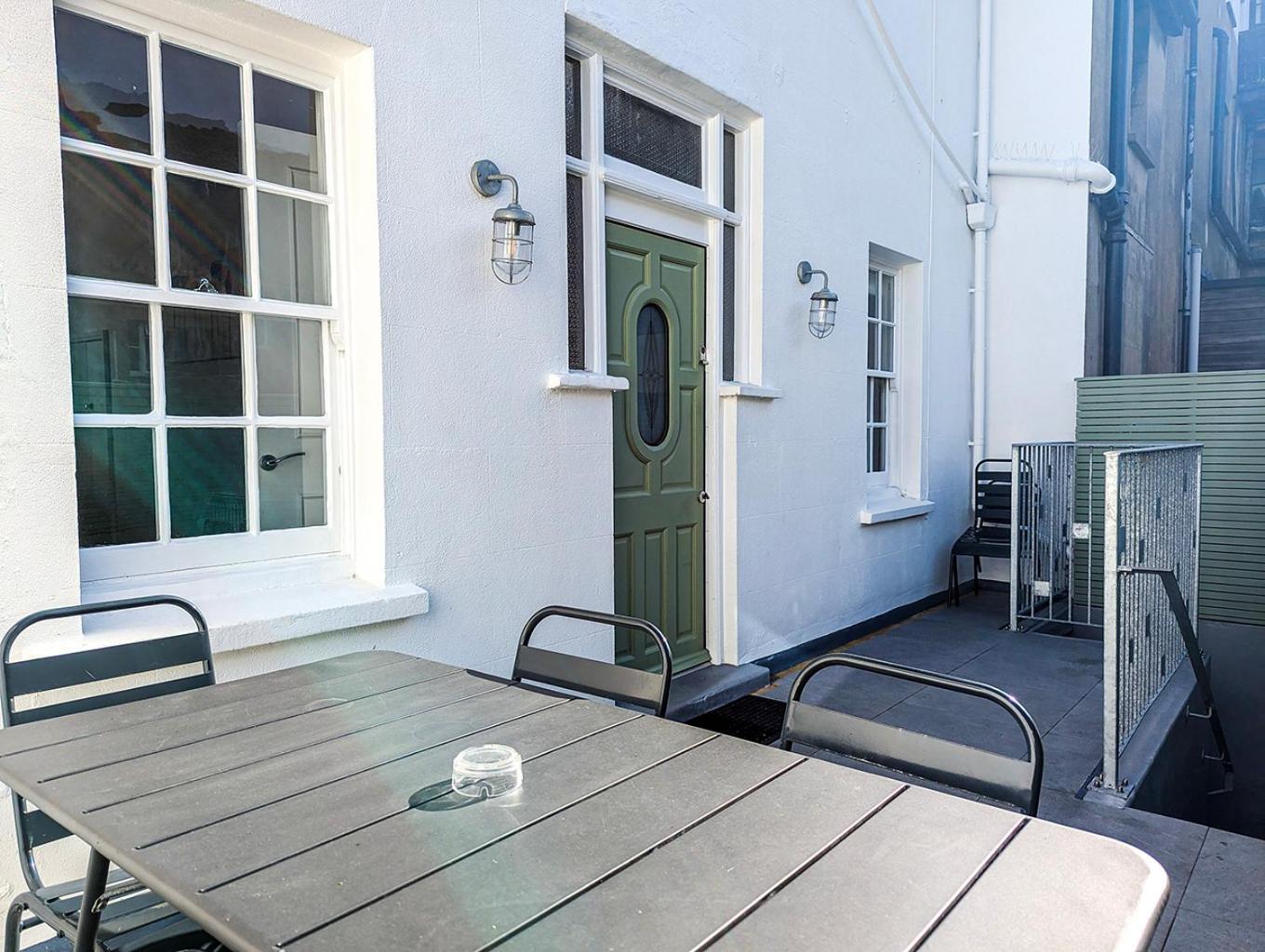 Marine Cottage - Parking - By Brighton Holiday Lets Экстерьер фото