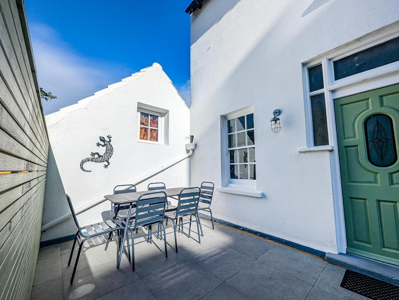 Marine Cottage - Parking - By Brighton Holiday Lets Экстерьер фото